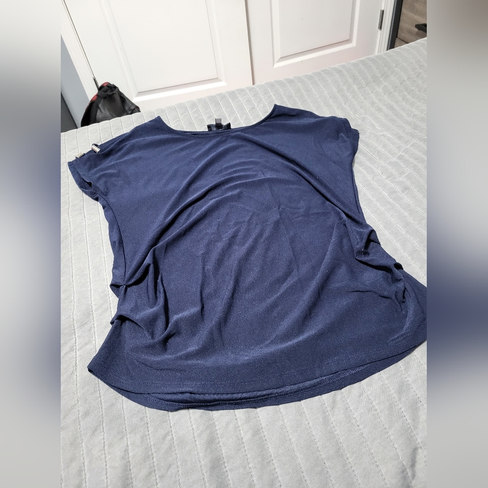 Navy blue luxology split short sleeve shirt